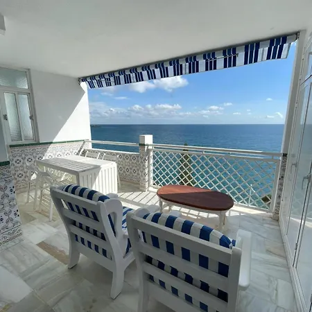 Delfin Views *
